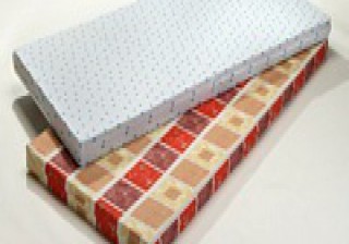 Közepes sűrűségű szivacs matrac mintás pamutvászon huzattal